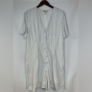 BCBGeneration White & Black short sleeved romper women’s large Like New!